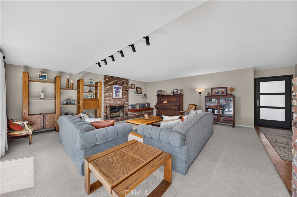 1102 N Randall Avenue Property Photo 19
