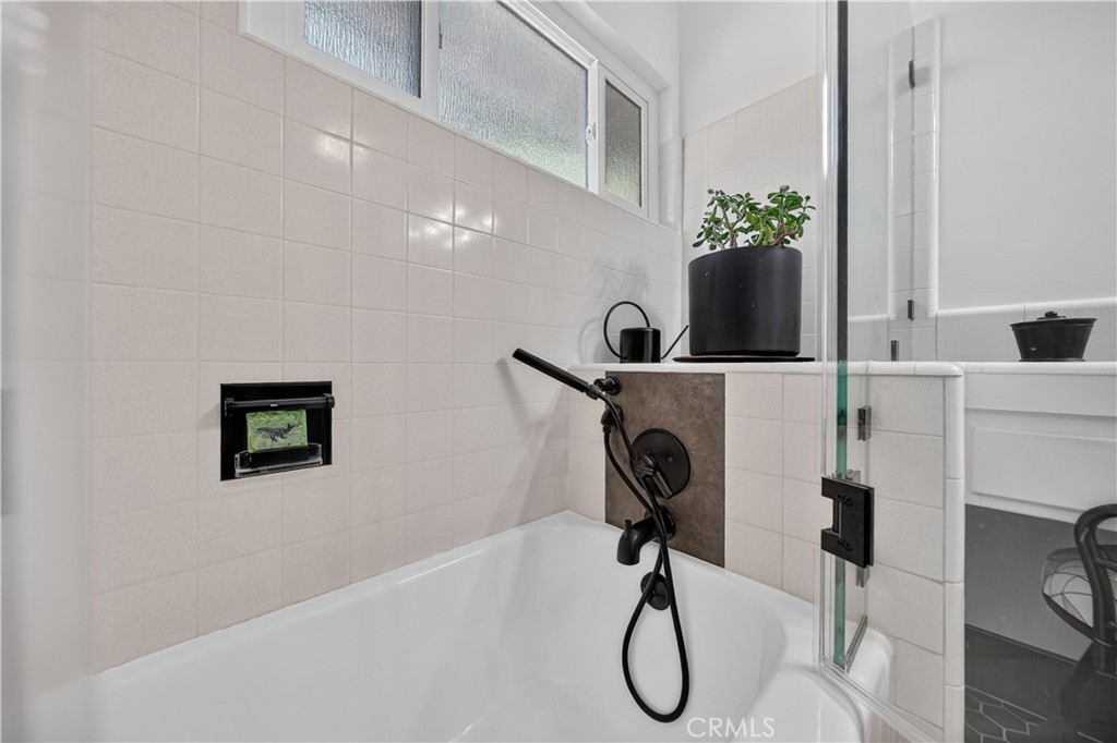 1102 N Randall Avenue Property Photo 30