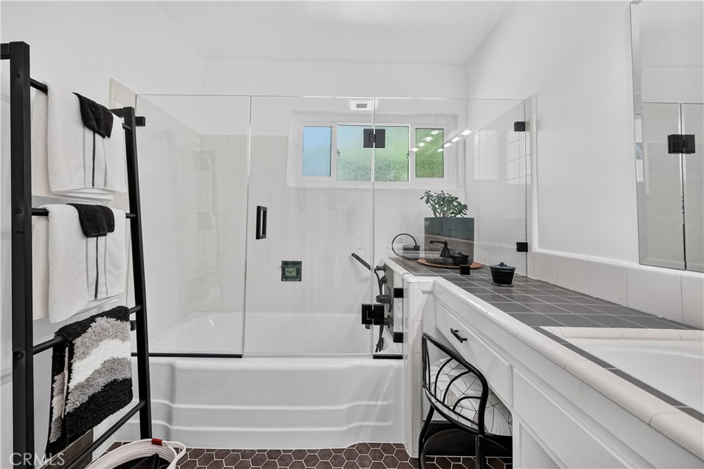 1102 N Randall Avenue Property Photo 34