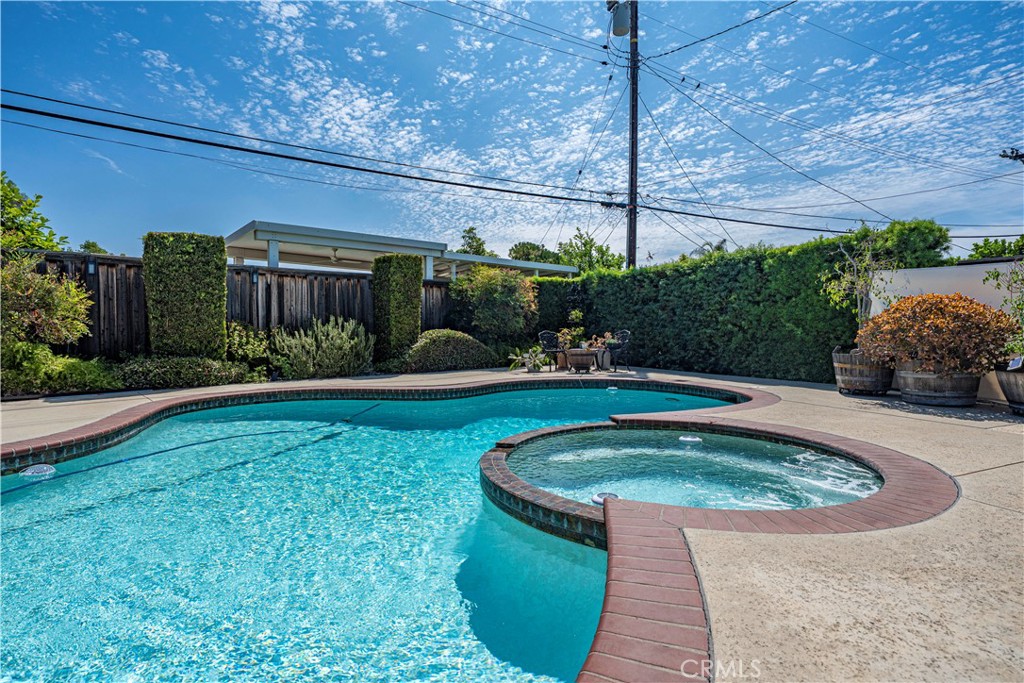 1102 N Randall Avenue Property Photo 65