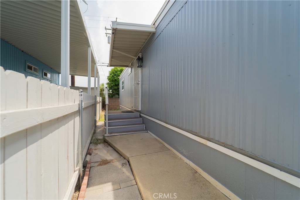 716 N Grand J4 Property Photo 16