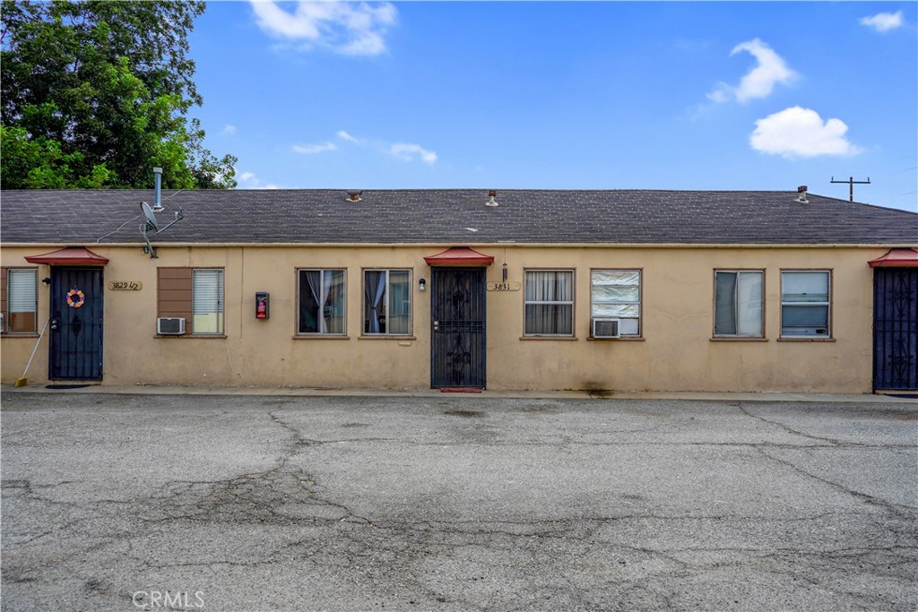 3823 Walnut Property Photo 3