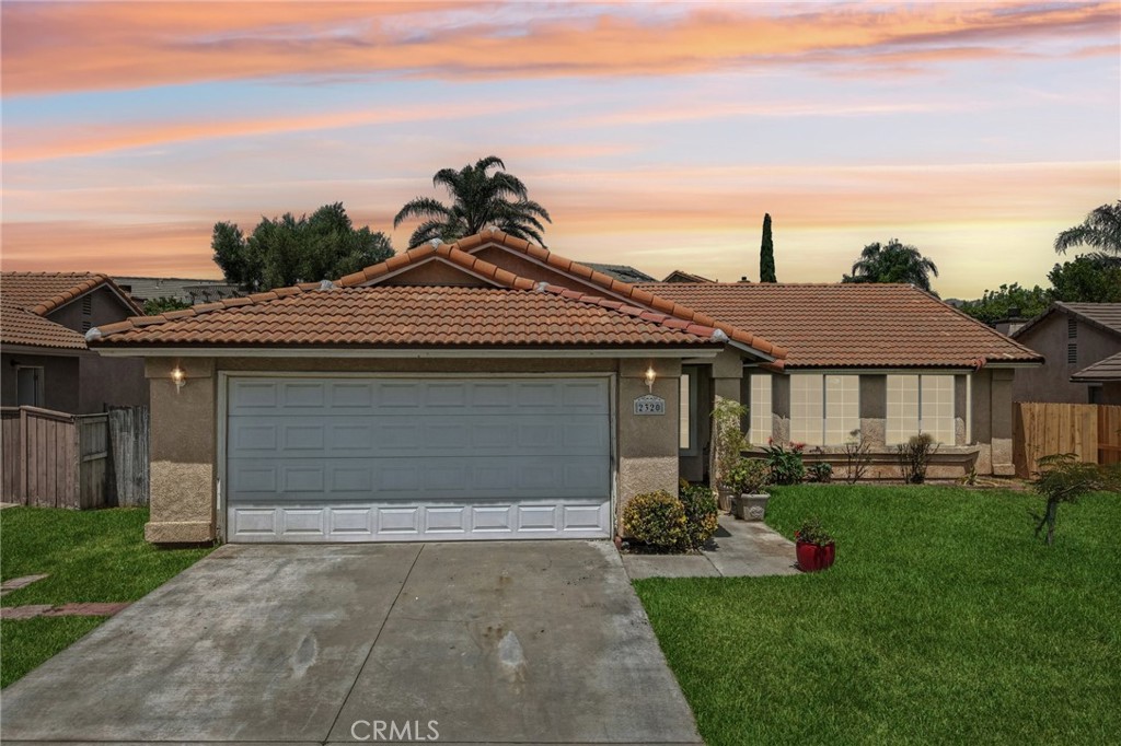 2320 W Sunrise Drive Property Photo 1