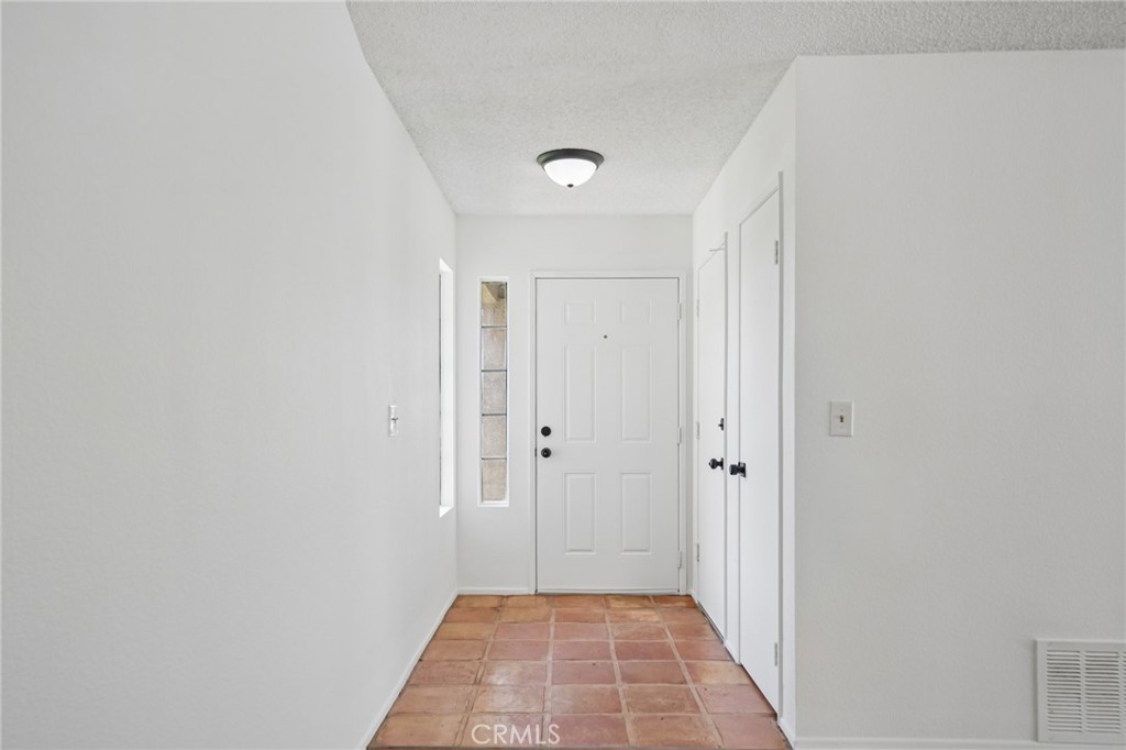 2320 W Sunrise Drive Property Photo 7