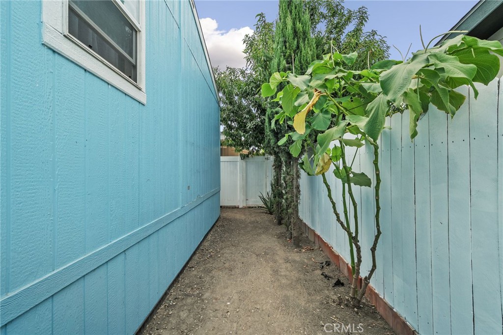 11301 Euclid 76 Property Photo 6
