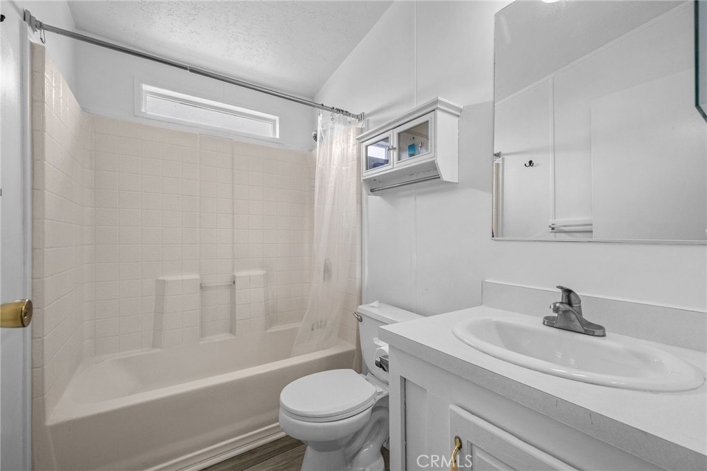 11301 Euclid 76 Property Photo 19