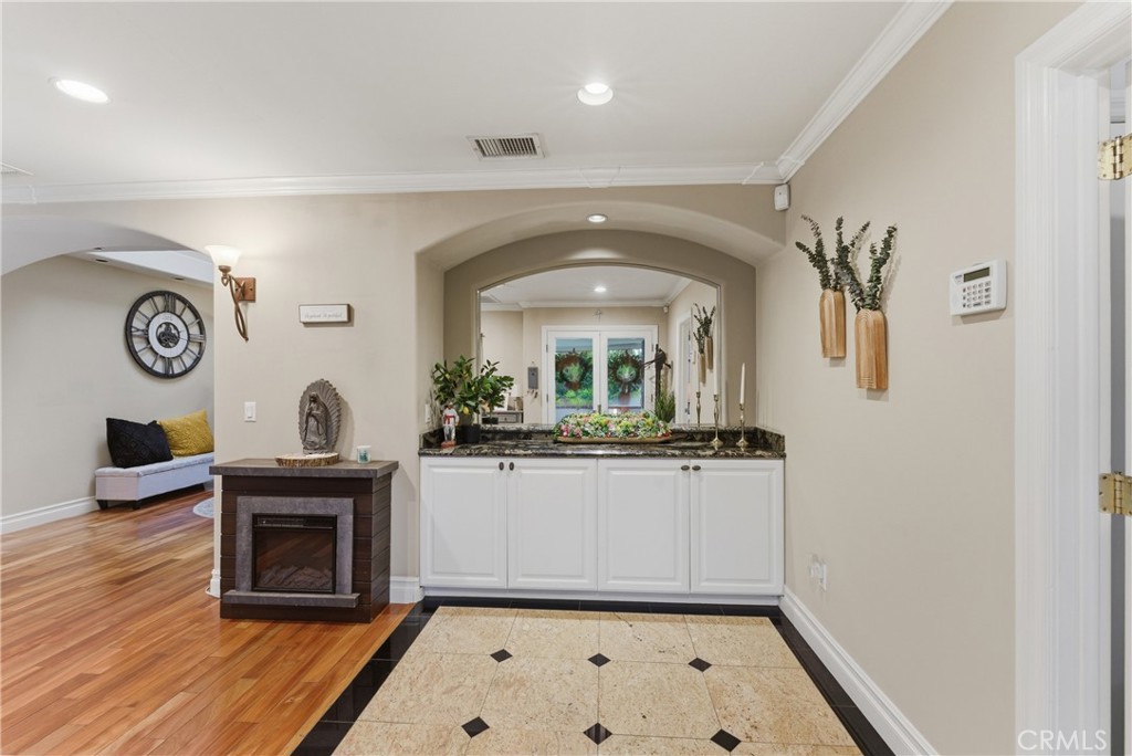 520 W Hermosa Property Photo 3