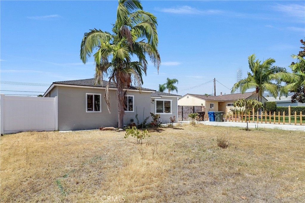 5505 N Traymore Property Photo 3