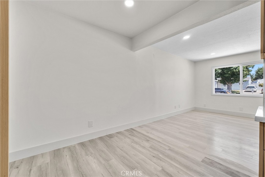 5505 N Traymore Property Photo 9