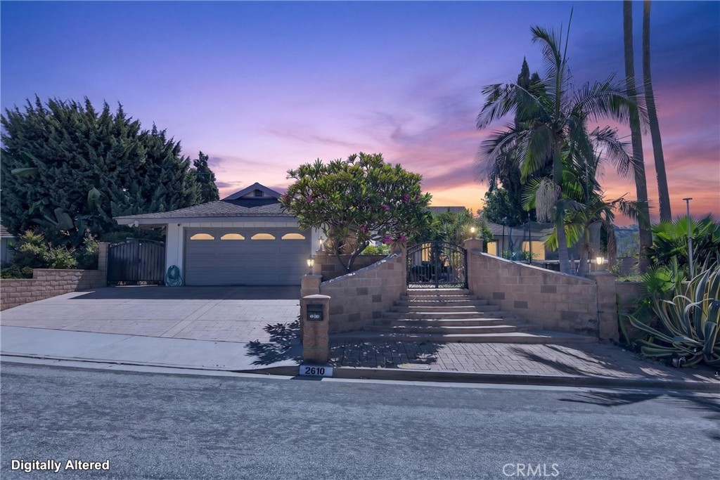 2610 El Volcan Property Photo 1