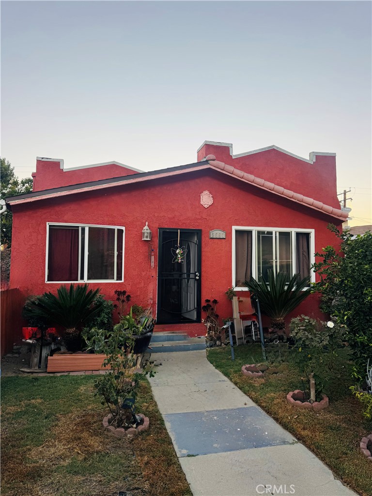 5567 Olive Property Photo 1