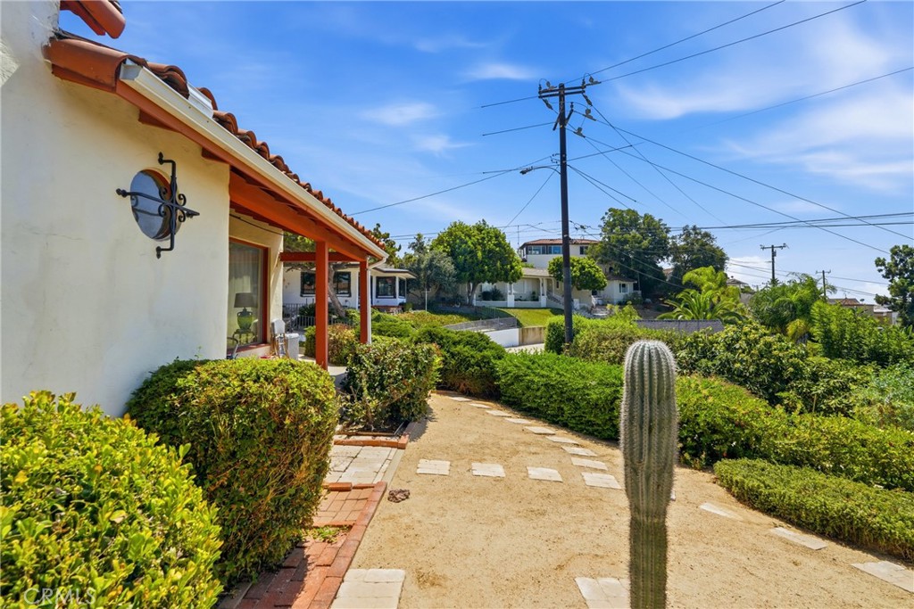 11751 S Circle Property Photo 6