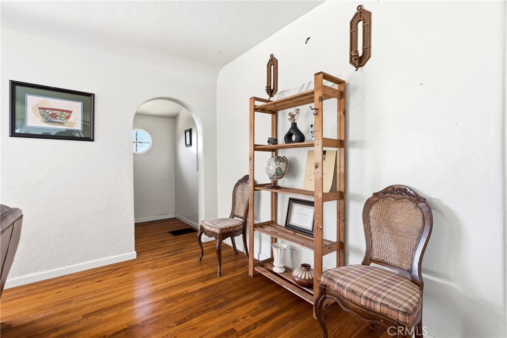 11751 S Circle Property Photo 7