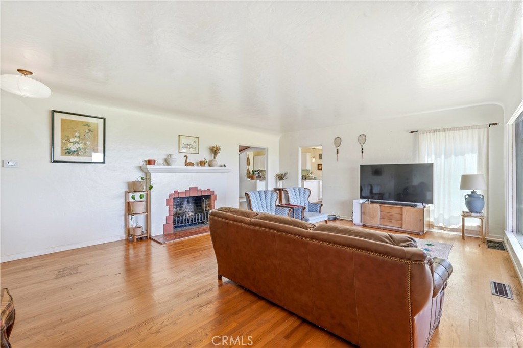 11751 S Circle Property Photo 9