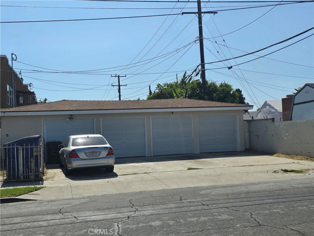 301 W Magnolia Property Photo 3
