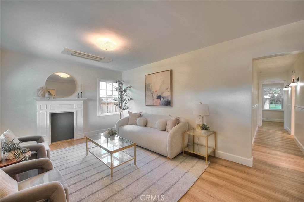 1933 W Jacaranda Place Property Photo 7