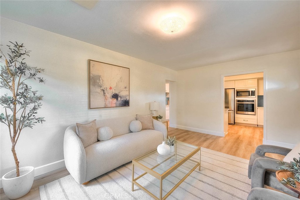 1933 W Jacaranda Place Property Photo 8
