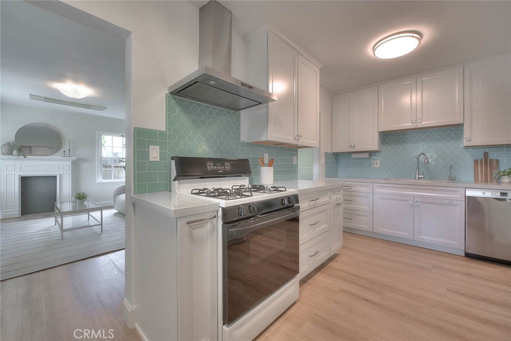 1933 W Jacaranda Place Property Photo 12