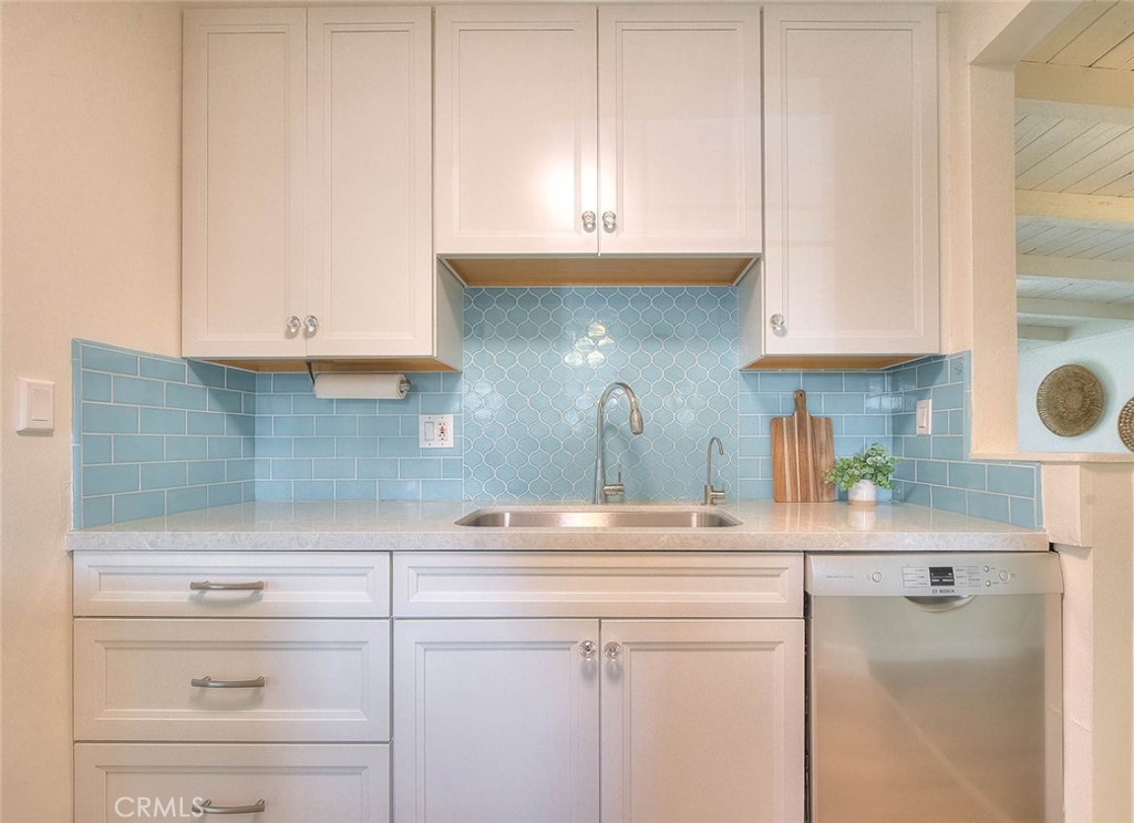 1933 W Jacaranda Place Property Photo 13