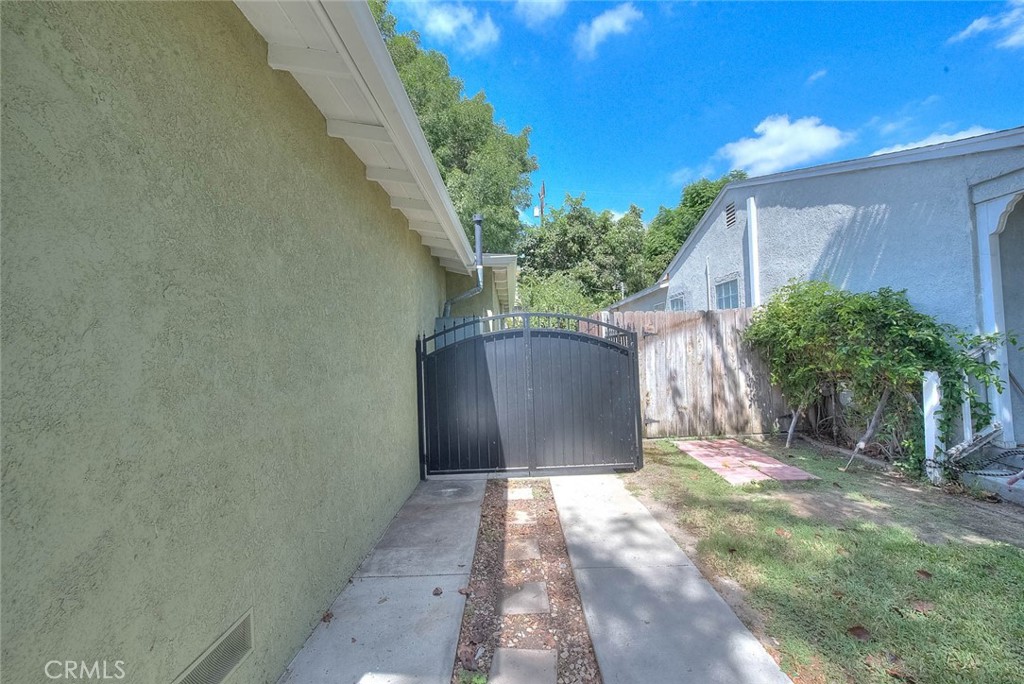 1933 W Jacaranda Place Property Photo 34