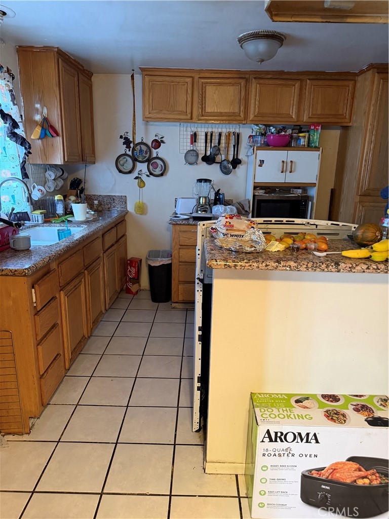 11823 Basye Property Photo 4