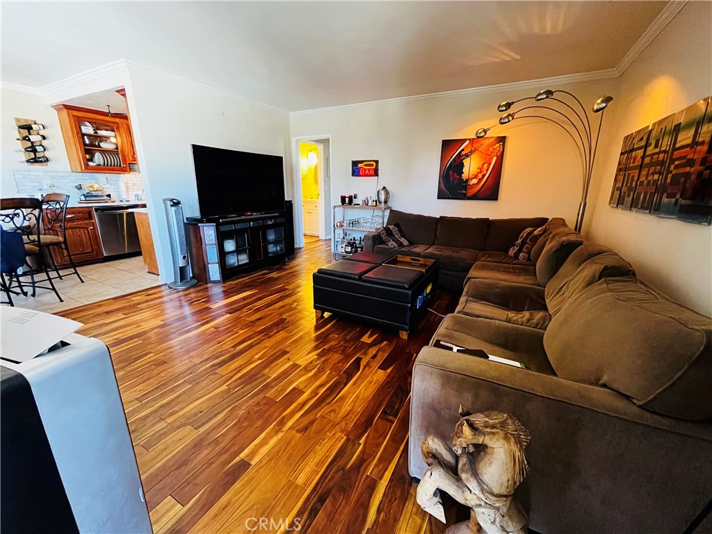 230 Linden Avenue 504 Property Photo 3