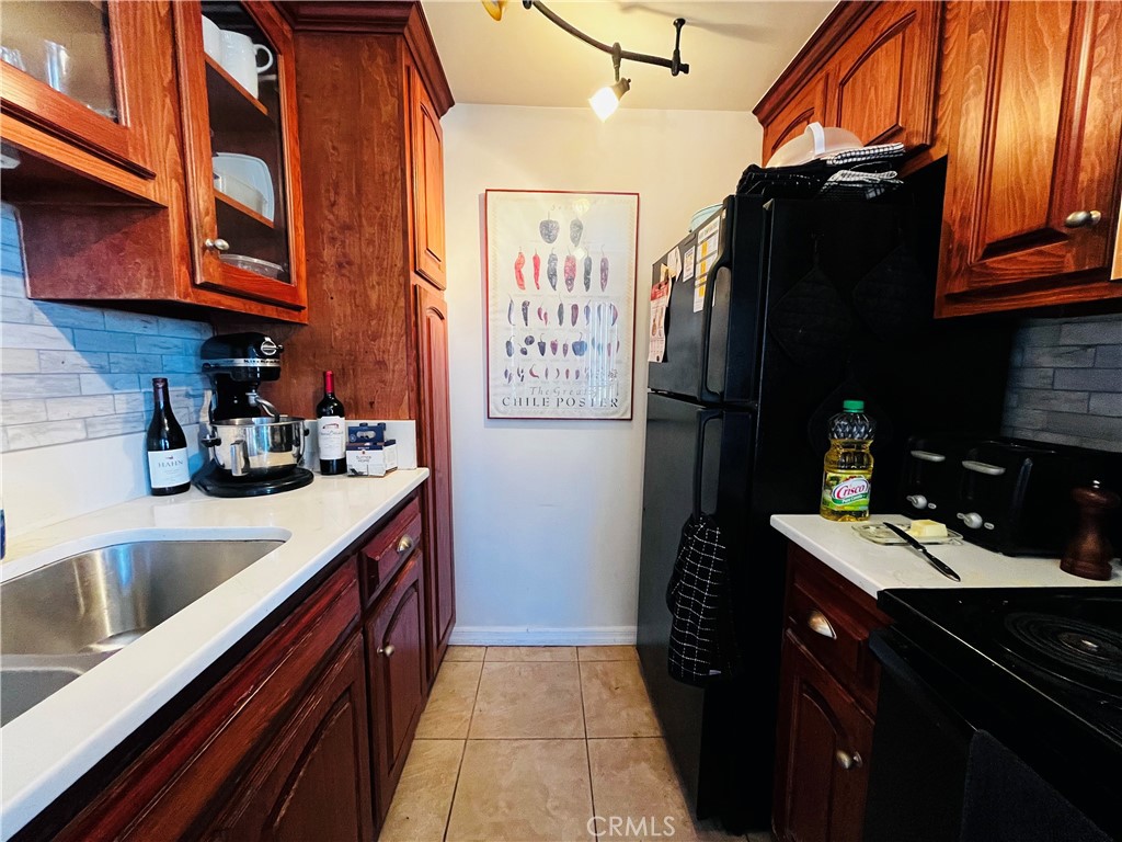230 Linden Avenue 504 Property Photo 10