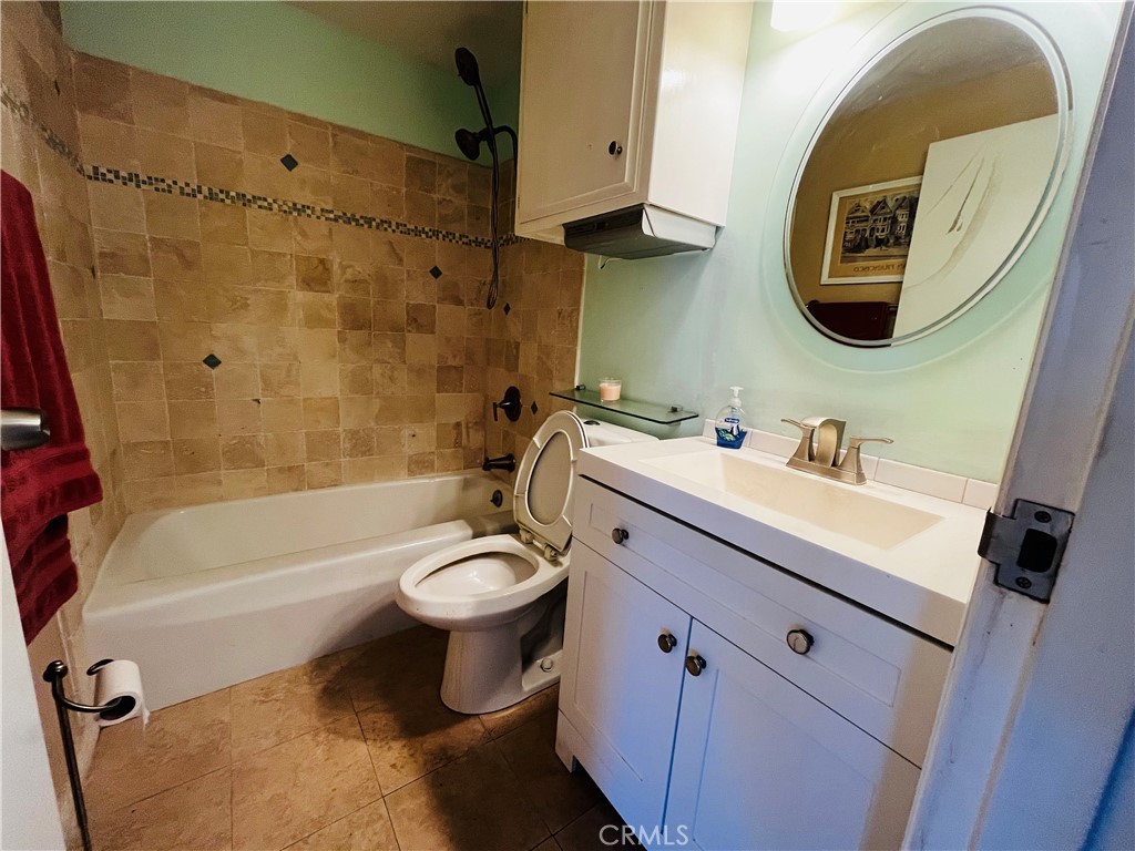 230 Linden Avenue 504 Property Photo 13