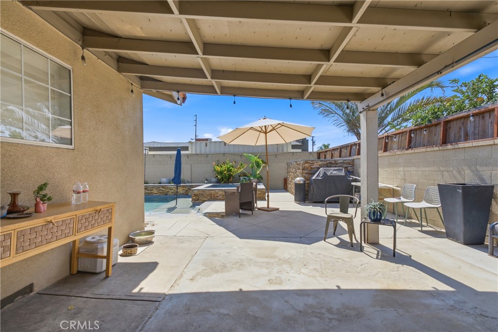 11512 Samoline Property Photo 9