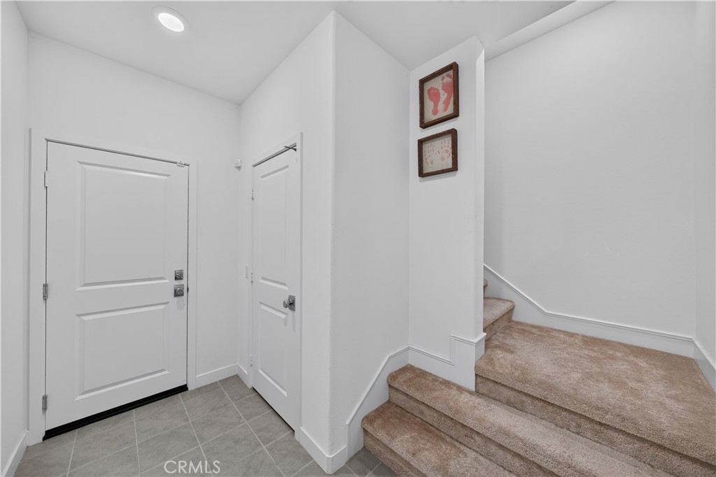 511 Tamarind Way E Property Photo 2