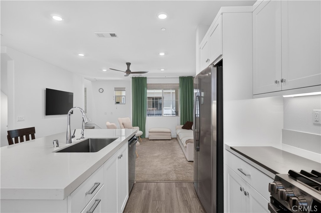 511 Tamarind Way E Property Photo 11