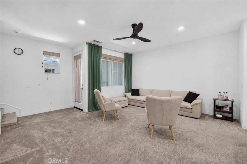 511 Tamarind Way E Property Photo 12