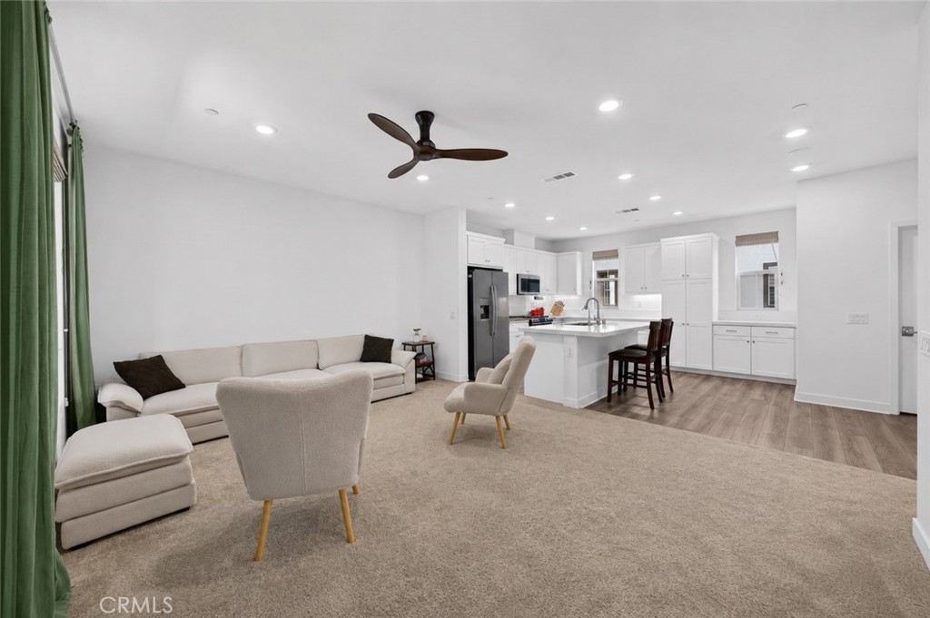 511 Tamarind Way E Property Photo 14