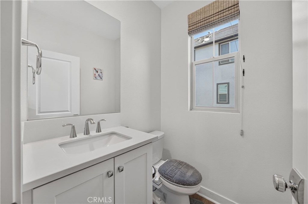 511 Tamarind Way E Property Photo 16