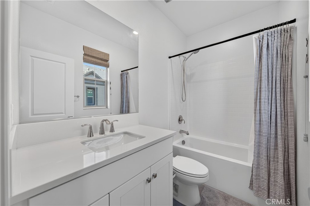 511 Tamarind Way E Property Photo 26