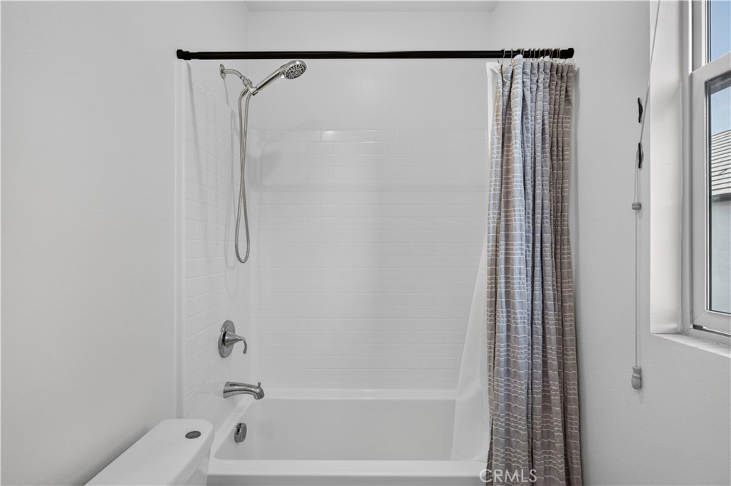 511 Tamarind Way E Property Photo 27