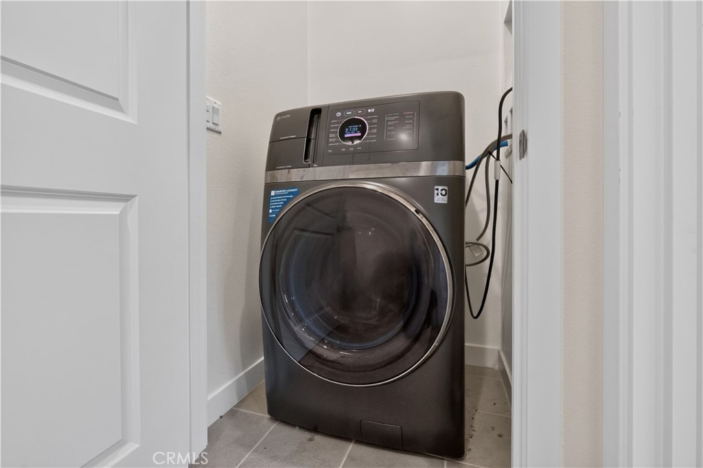 511 Tamarind Way E Property Photo 28
