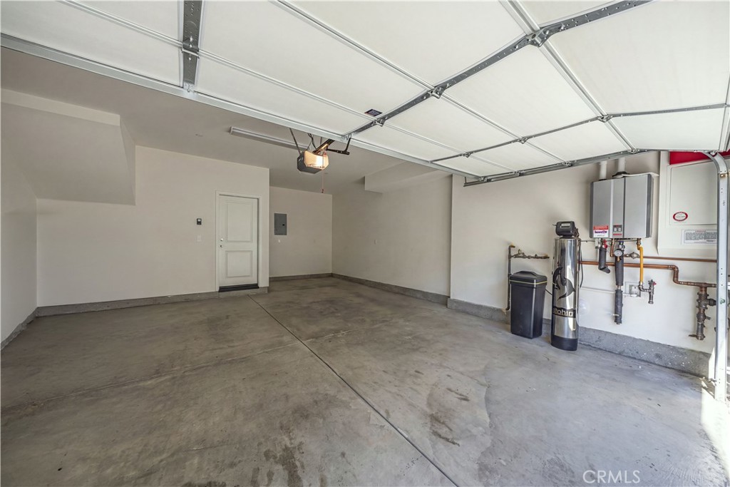 511 Tamarind Way E Property Photo 32