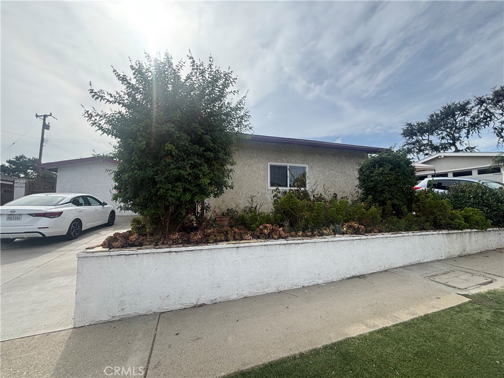 821 S Euclid Property Photo 1
