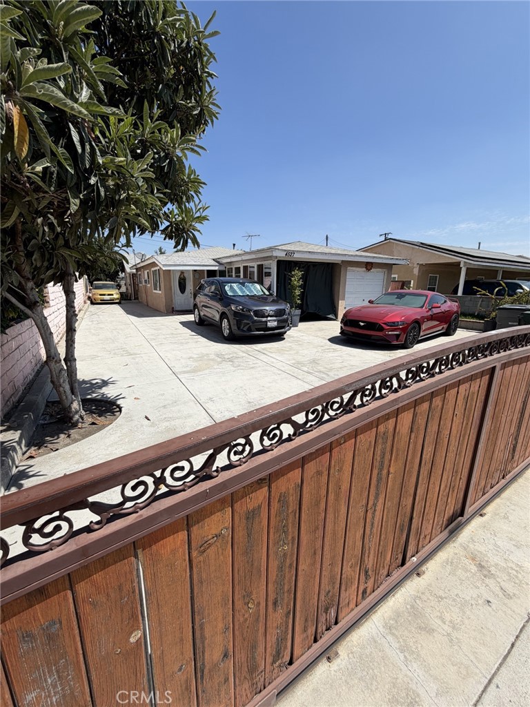 4527 Mcmillan Property Photo
