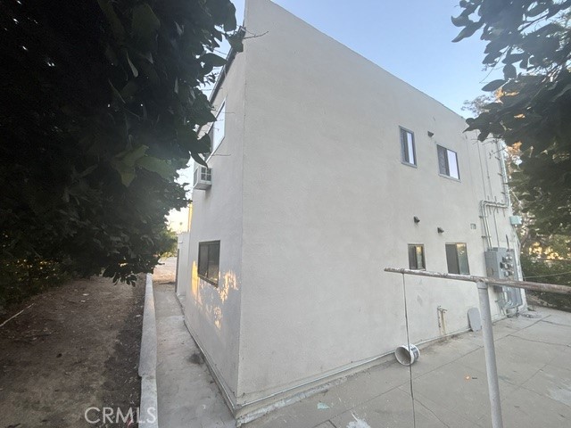 5210 Oakland Property Photo 7