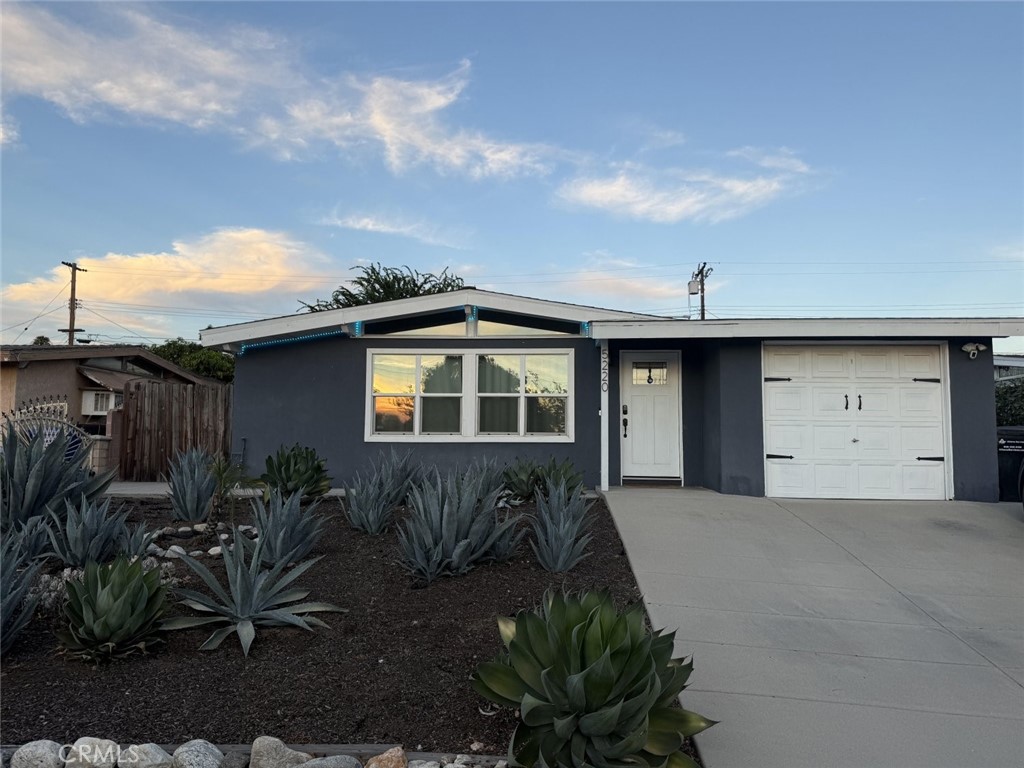 5220 N Vogue Avenue Property Photo 1