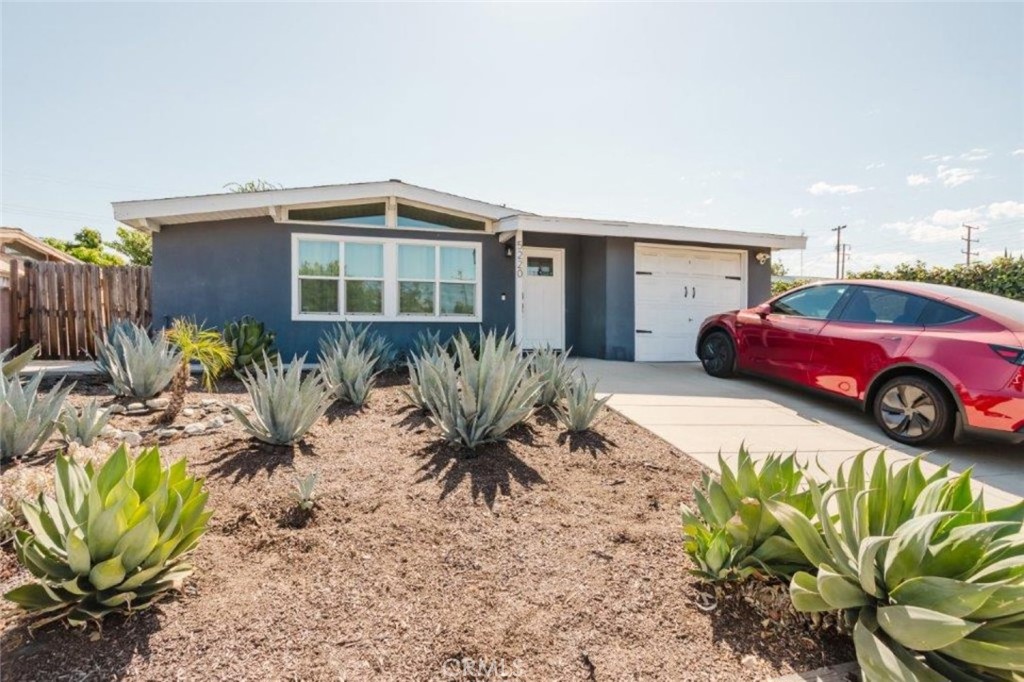 5220 N Vogue Avenue Property Photo 37