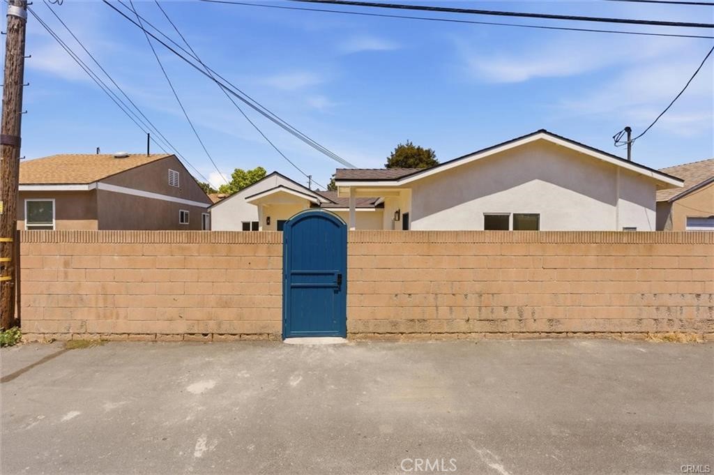 2155 Euclid Avenue A Property Photo 12