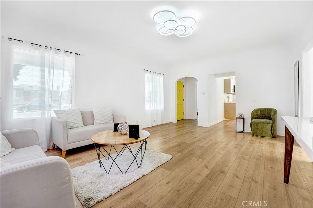 9151 La Salle Property Photo 3