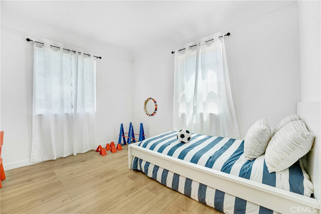 9151 La Salle Property Photo 4
