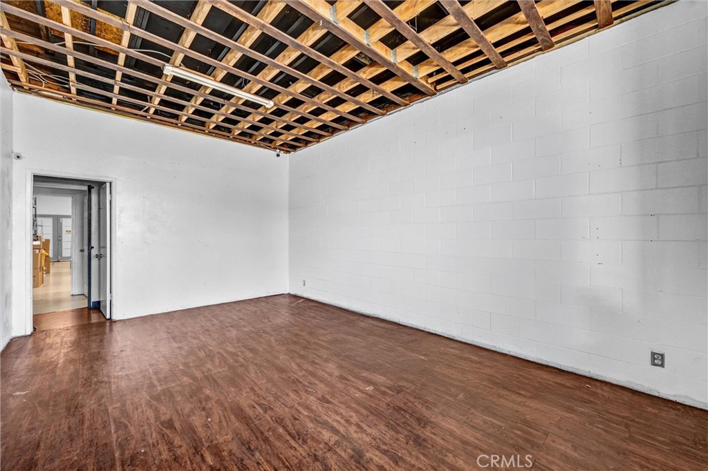 15514 Paramount Property Photo 4