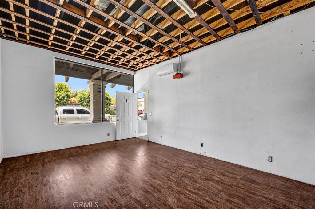 15514 Paramount Property Photo 6
