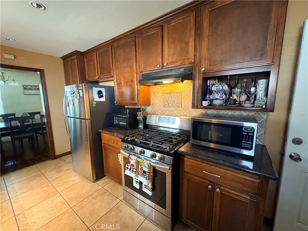 316 Western Property Photo 6