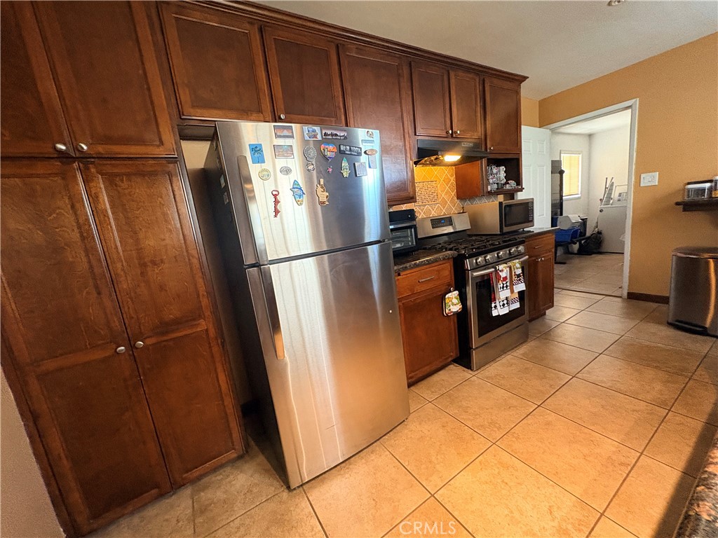 316 Western Property Photo 7